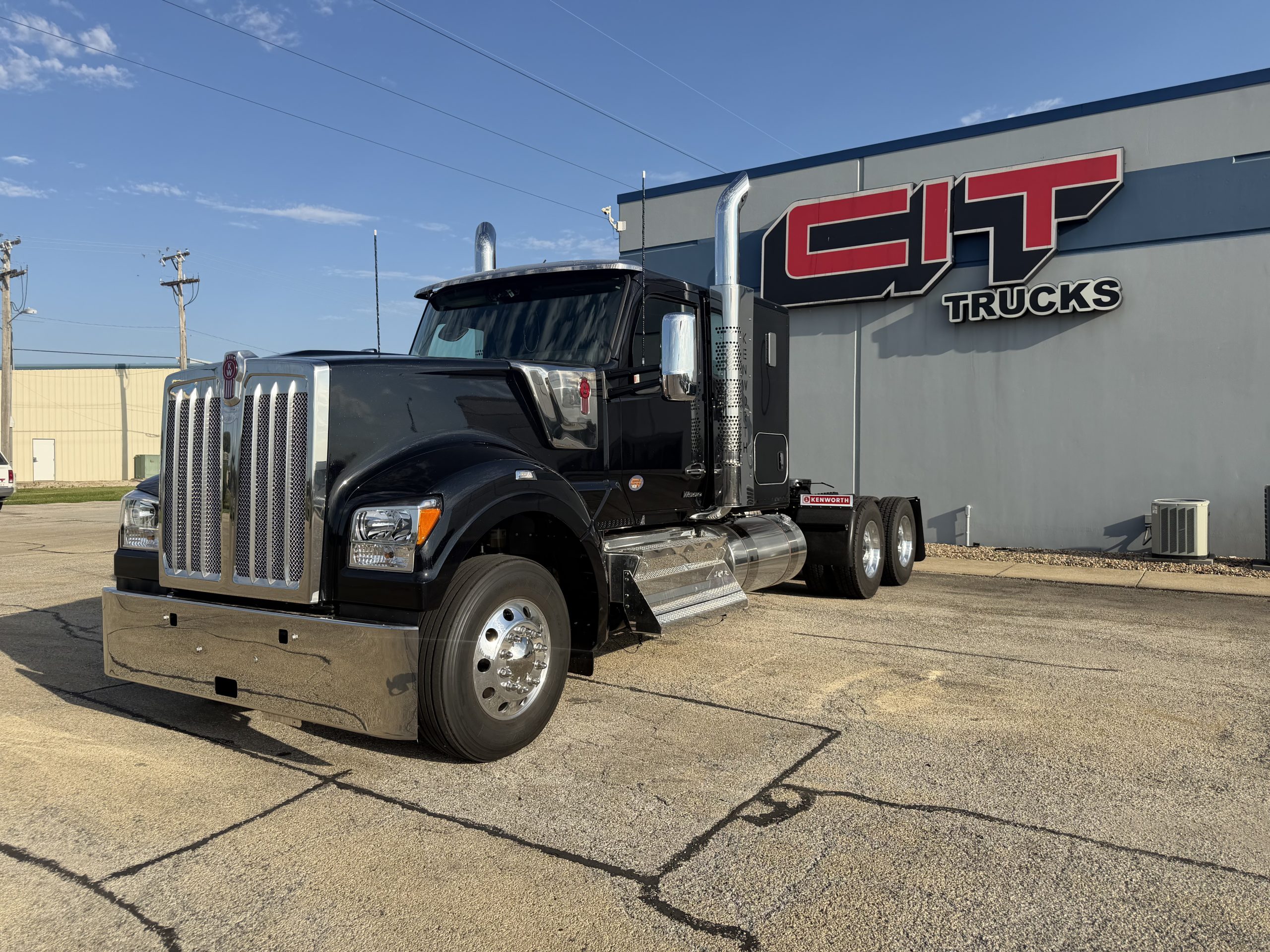 NEW KENWORTH W990 - image 1 of 6