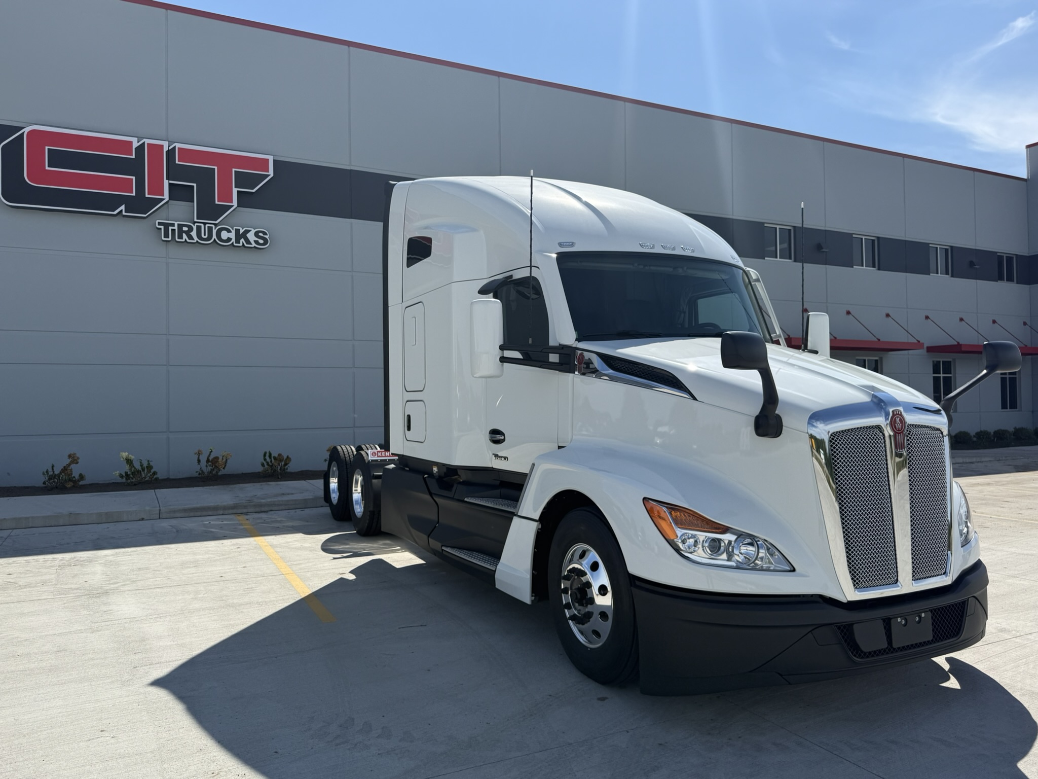 NEW 2027 KENWORTH T680 NEW 2027 KENWORTH T680 - image 4 of 6