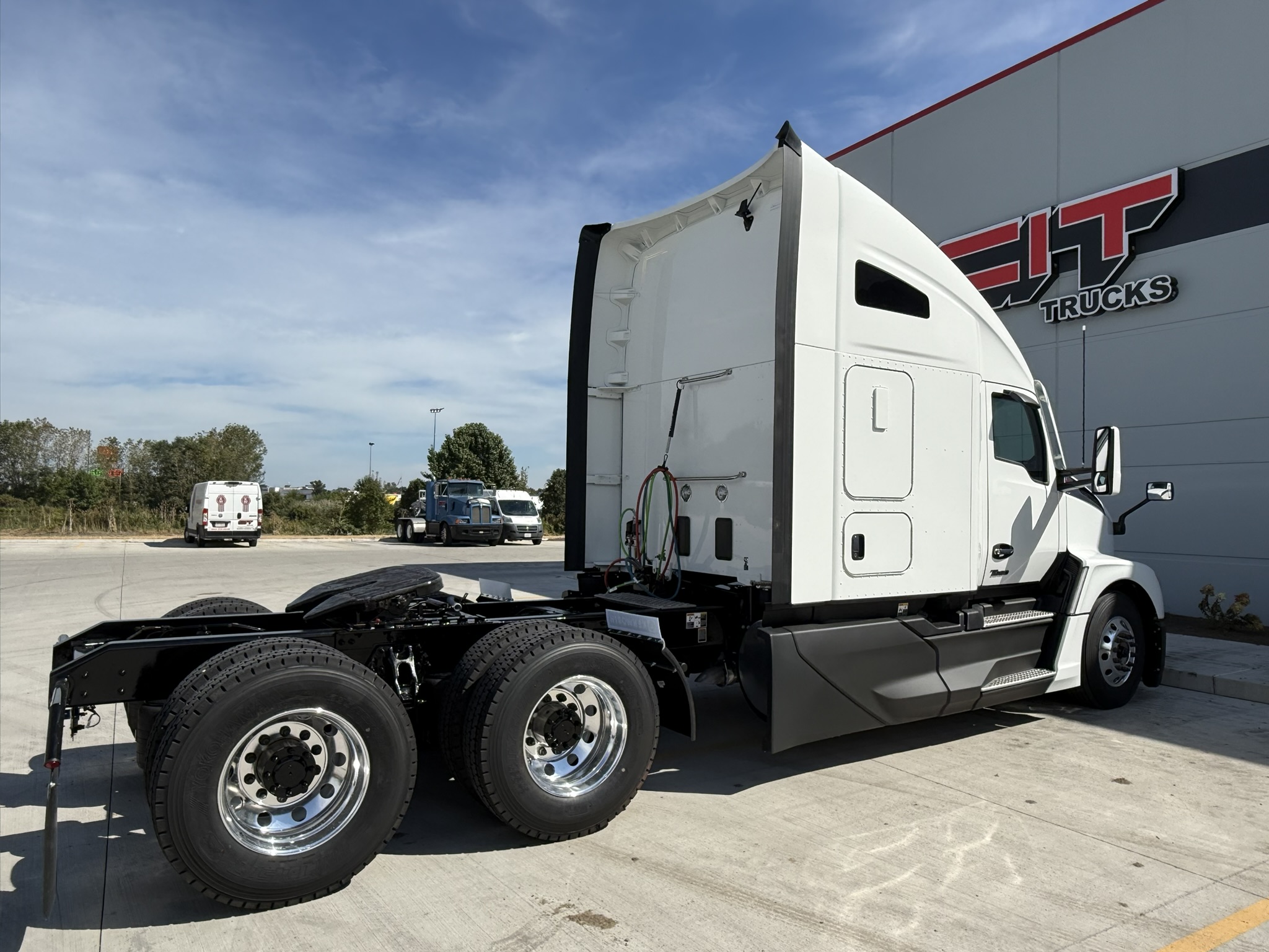 NEW 2027 KENWORTH T680 - image 6 of 6
