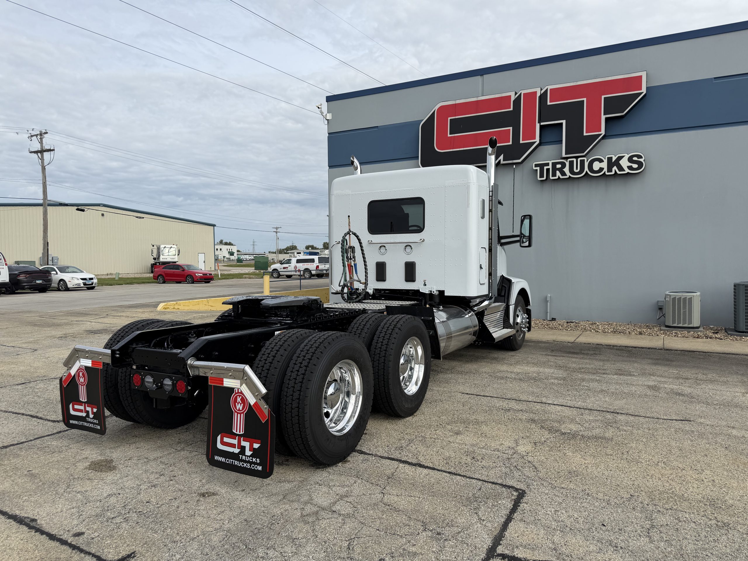 NEW 2027 KENWORTH T680 - image 5 of 6