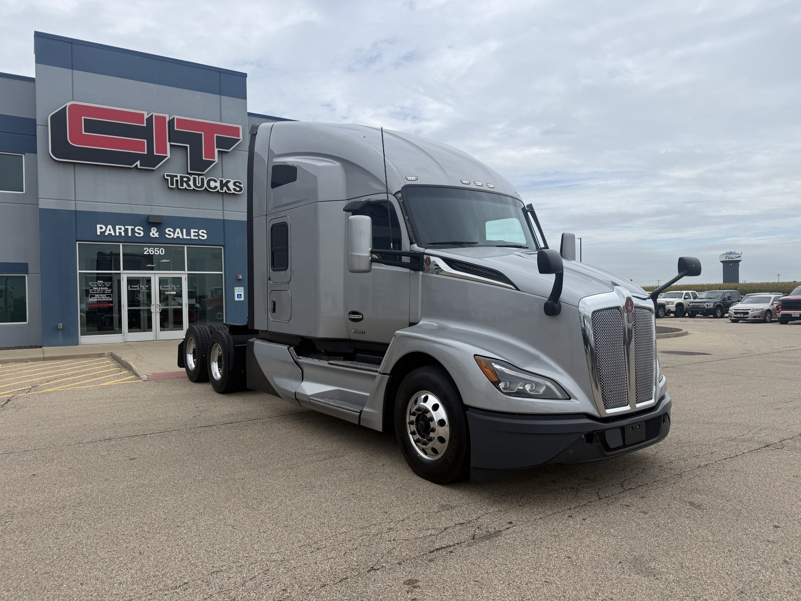 2023 Kenworth T680 in Peru, IL — photo 3