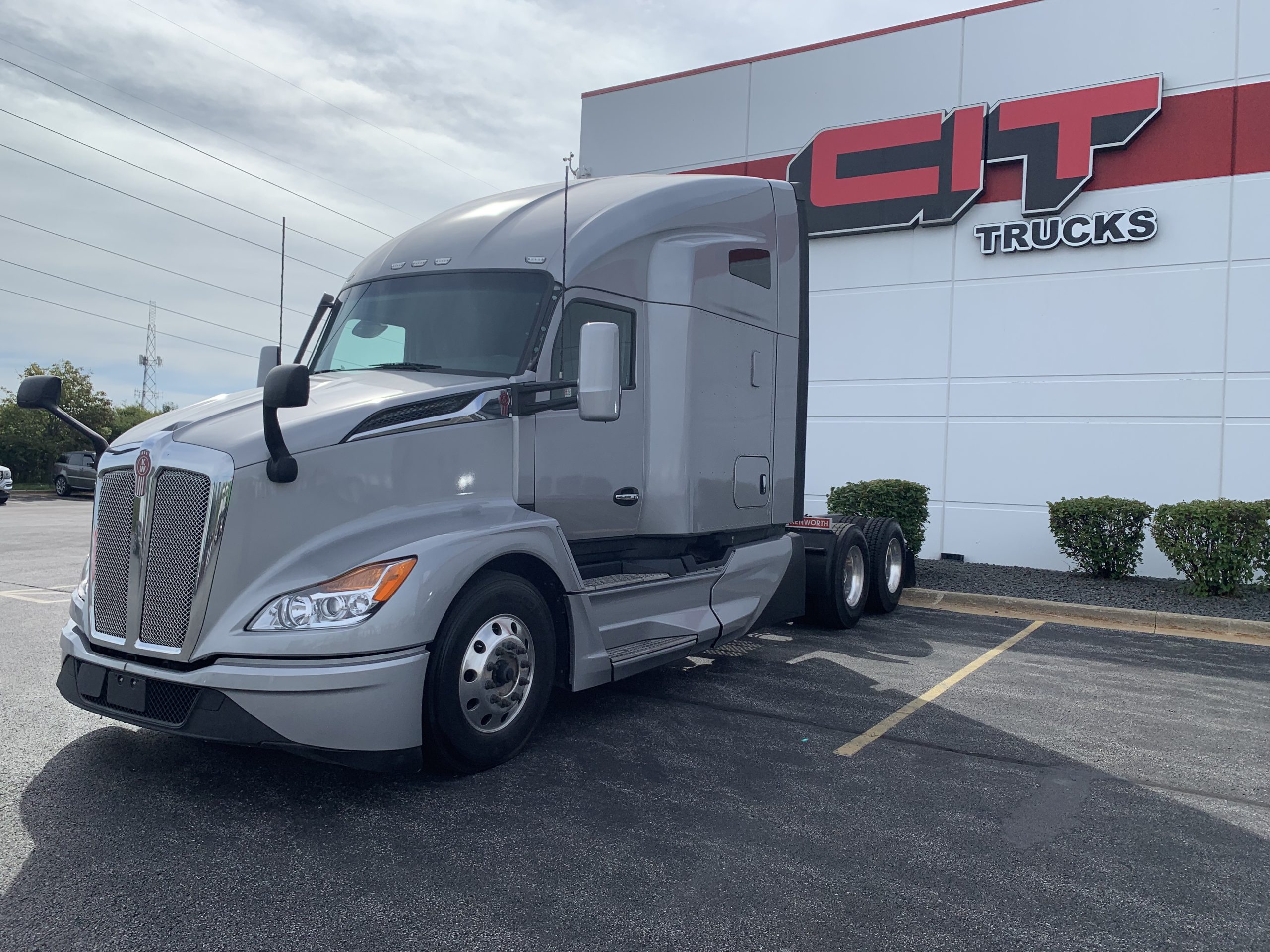 2023 Kenworth T680 in Mokena, IL