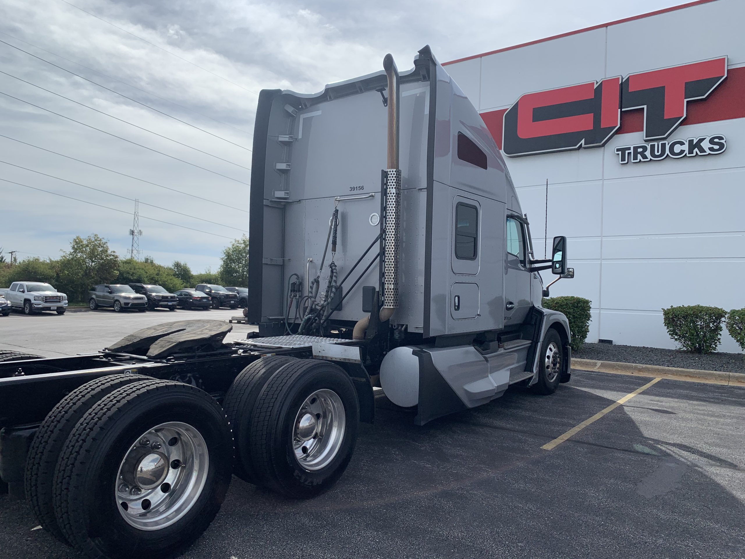 2023 Kenworth T680 in Mokena, IL — photo 5
