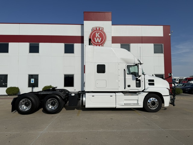 2019 Mack Anthem in Troy, IL — photo 4