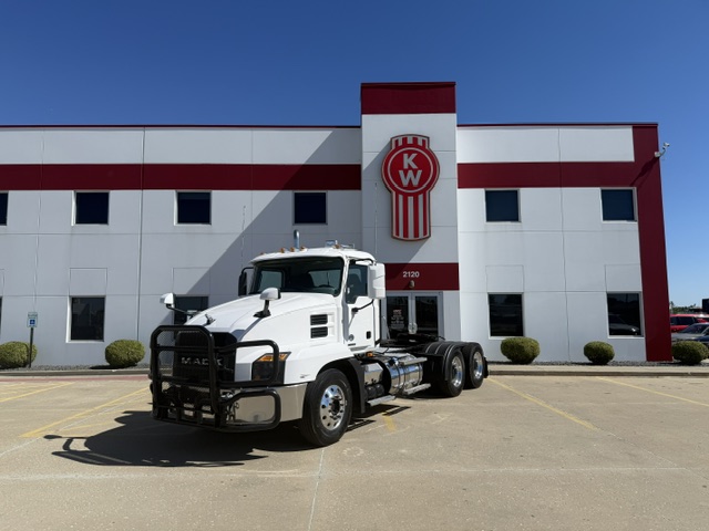 2021 MACK ANTHEM 64T 2021 MACK ANTHEM 64T - image 1 of 6