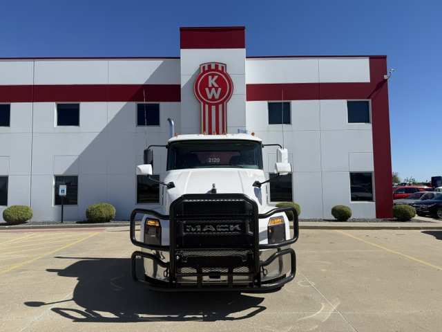 2021 MACK ANTHEM 64T 2021 MACK ANTHEM 64T - image 2 of 6
