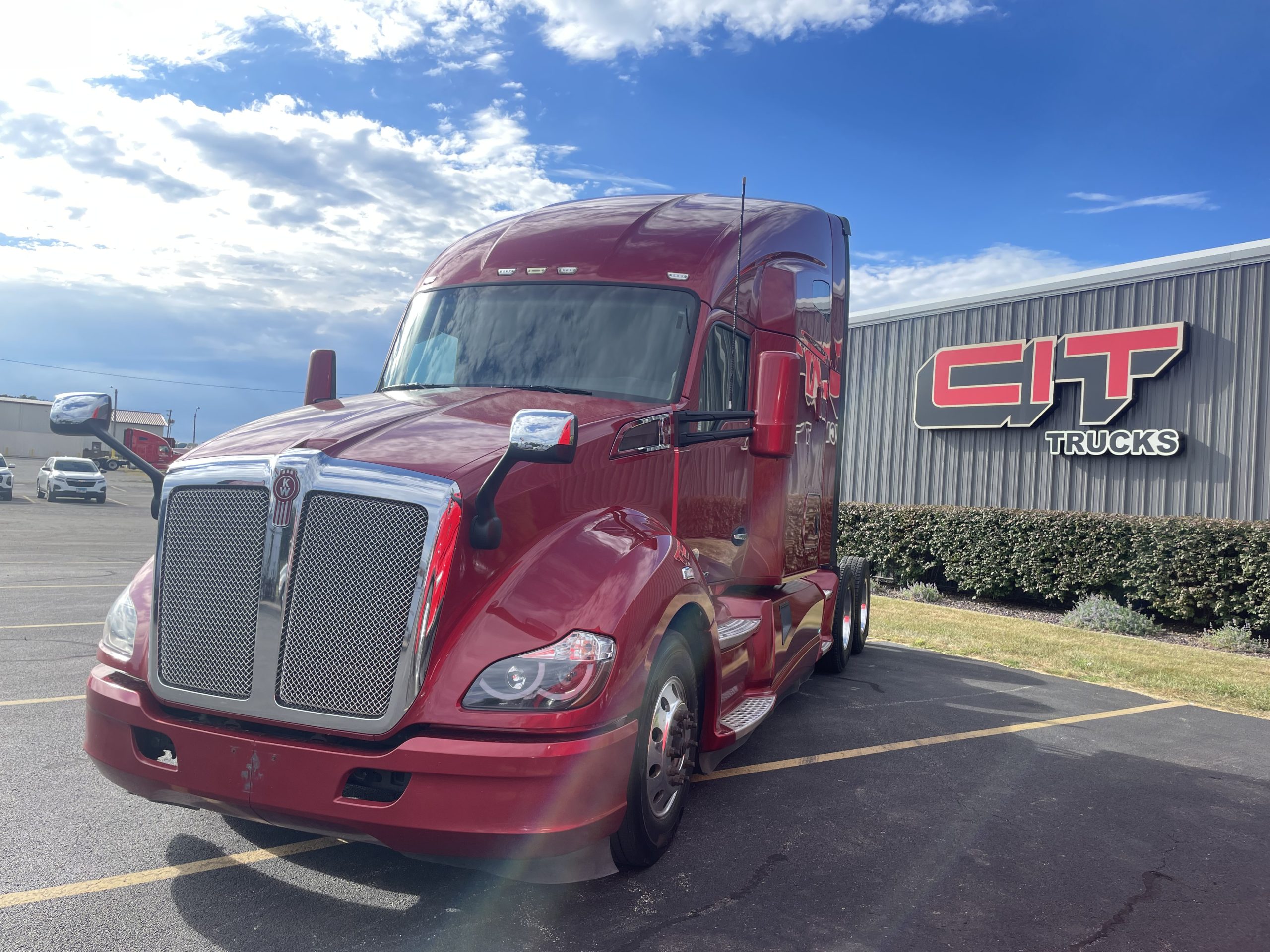 2020 KENWORTH T680 2020 KENWORTH T680 - image 1 of 6