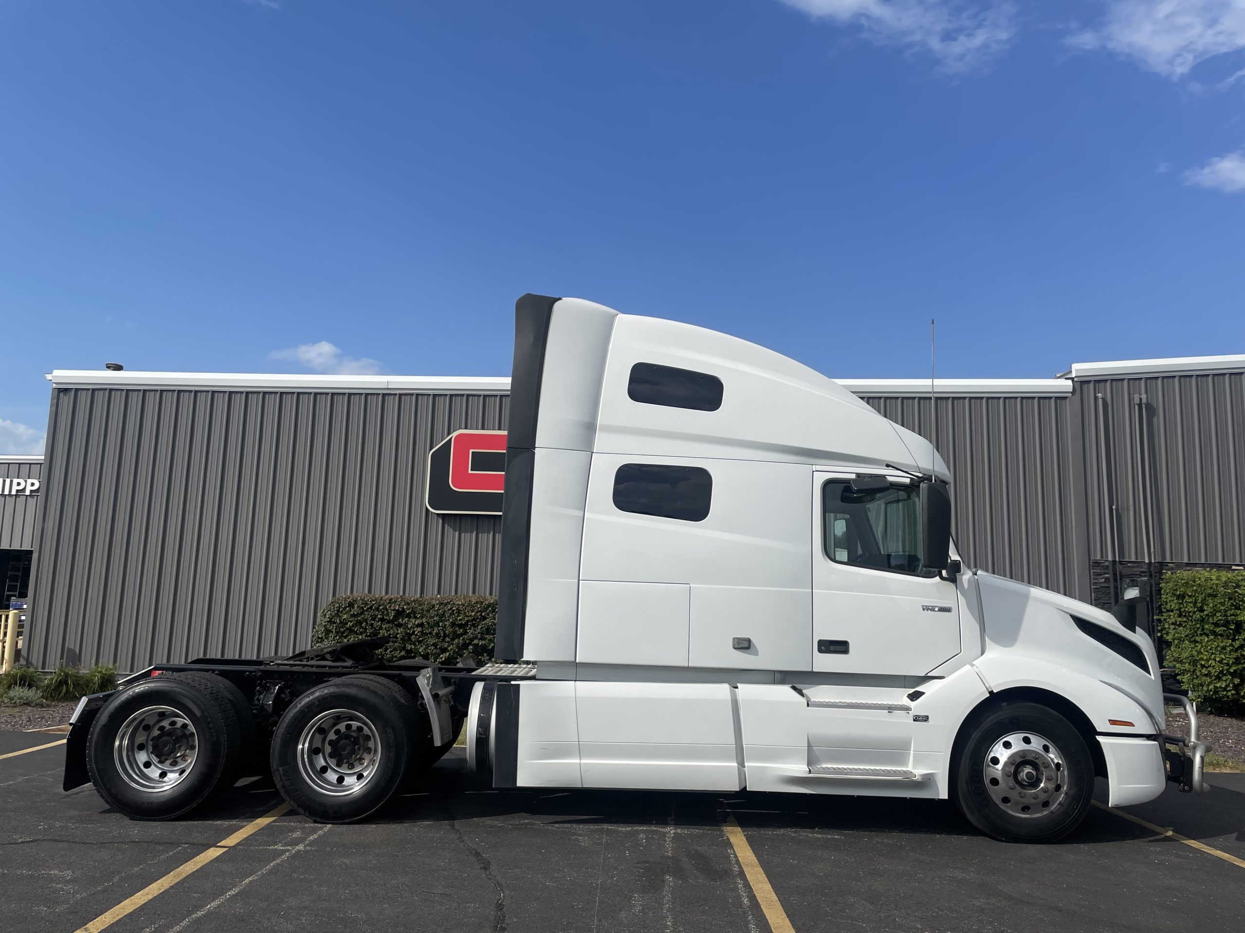 2019 Volvo VNL 760 in Normal, IL — photo 4