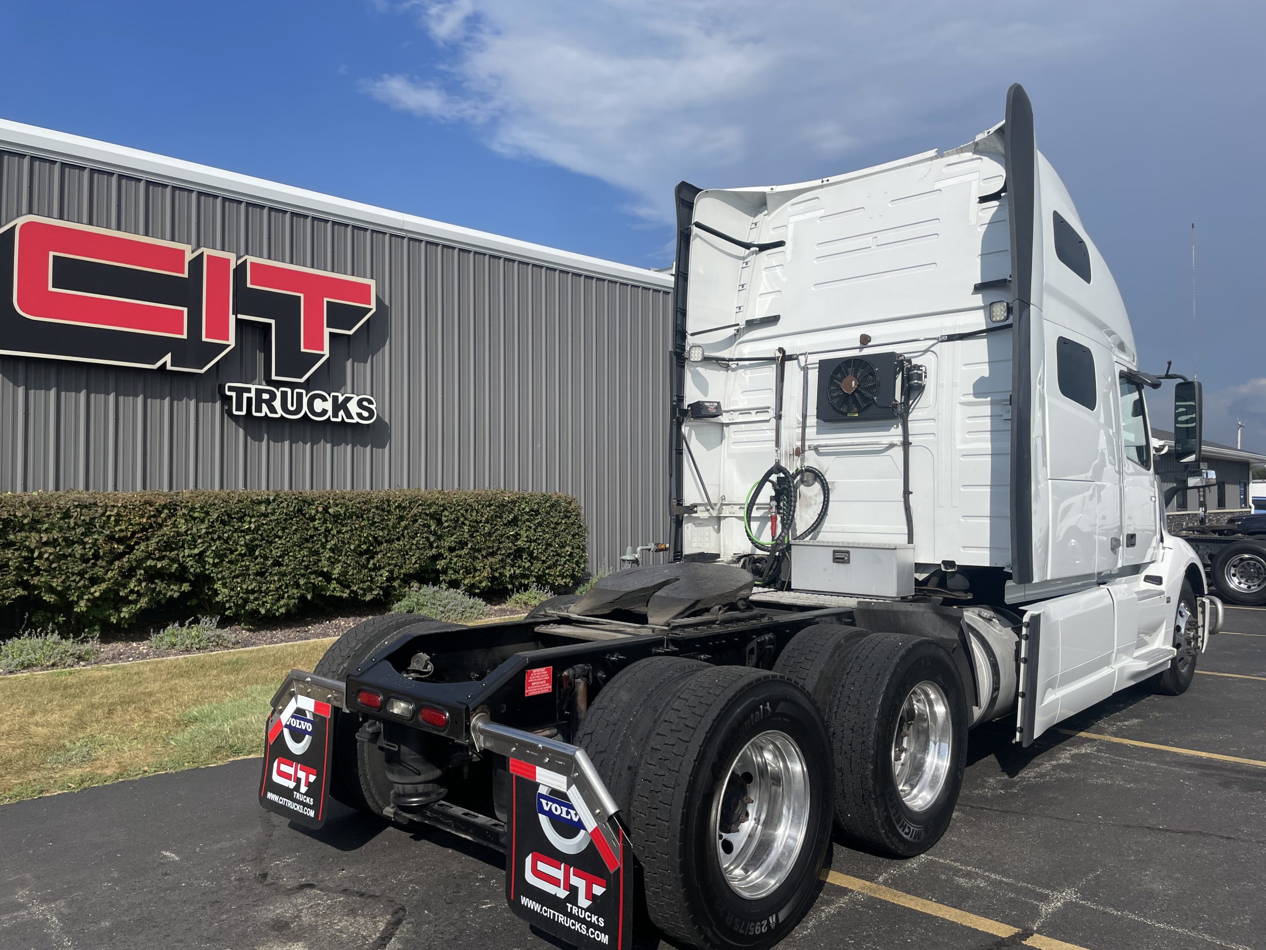 2019 Volvo VNL 760 in Normal, IL — photo 5
