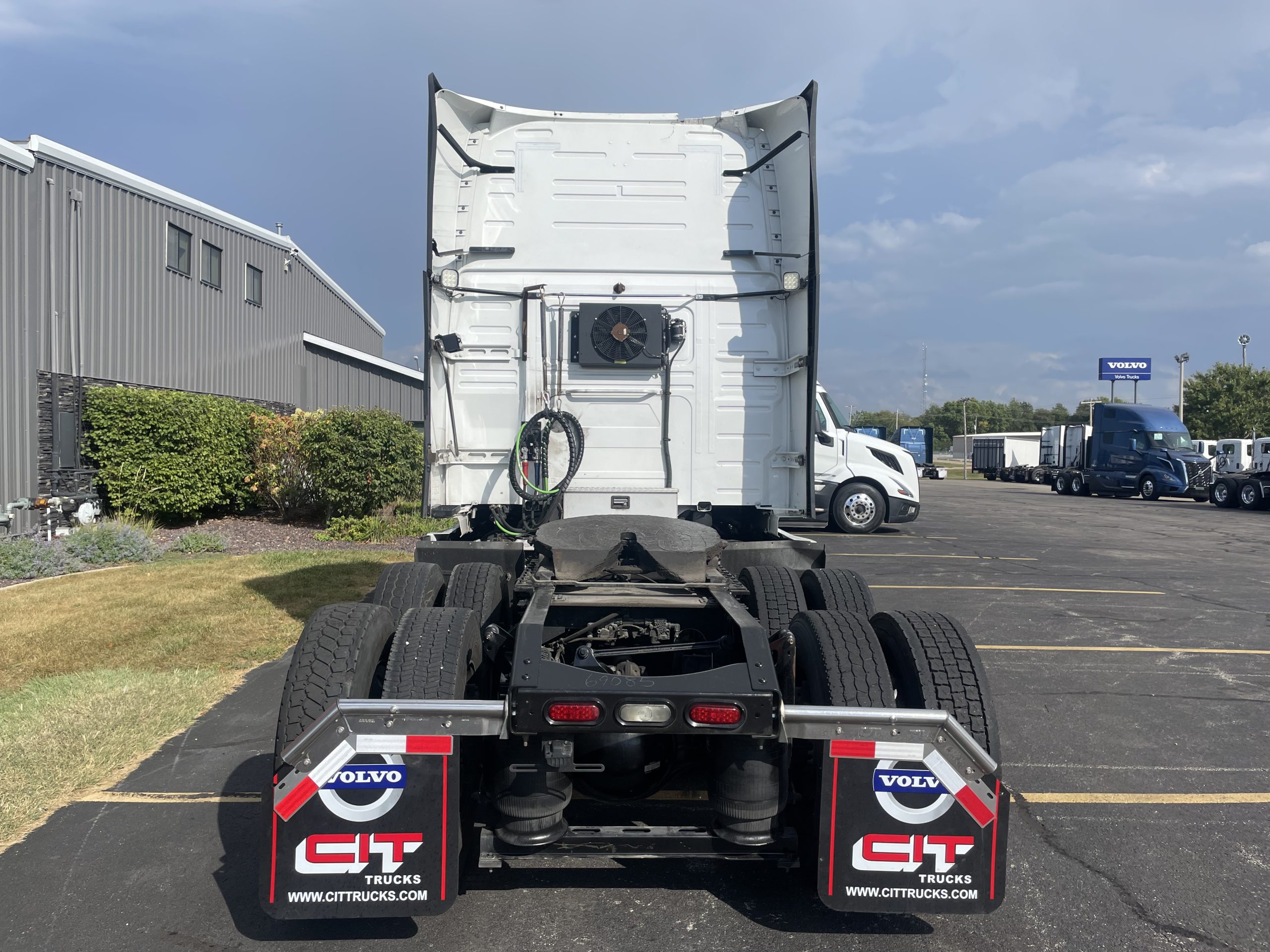 2019 Volvo VNL 760 in Normal, IL — photo 6