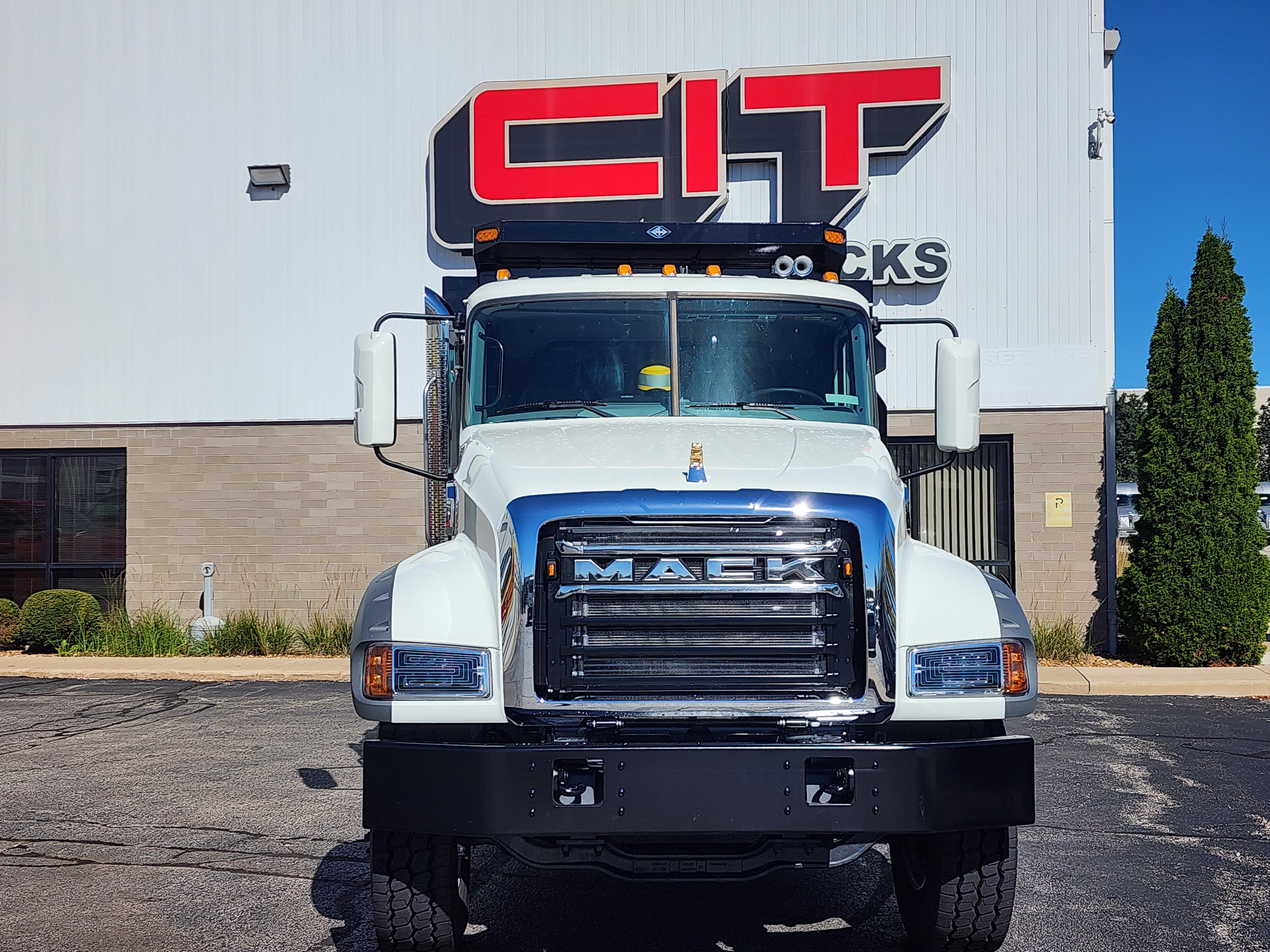 NEW 2027 MACK GRANITE 64F NEW 2027 MACK GRANITE 64F - image 2 of 6