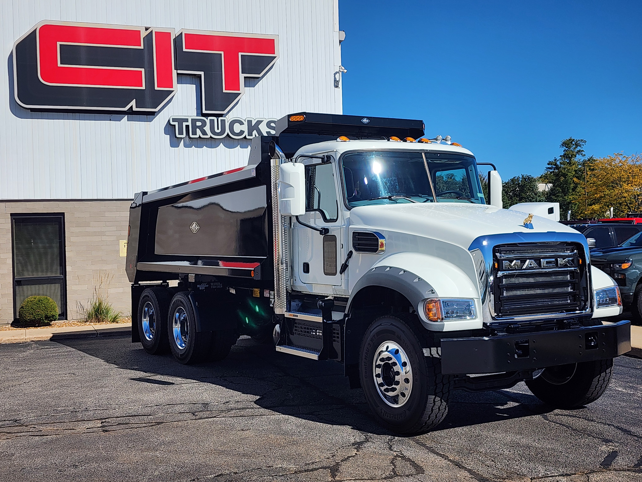 NEW 2027 MACK GRANITE 64F NEW 2027 MACK GRANITE 64F - image 3 of 6