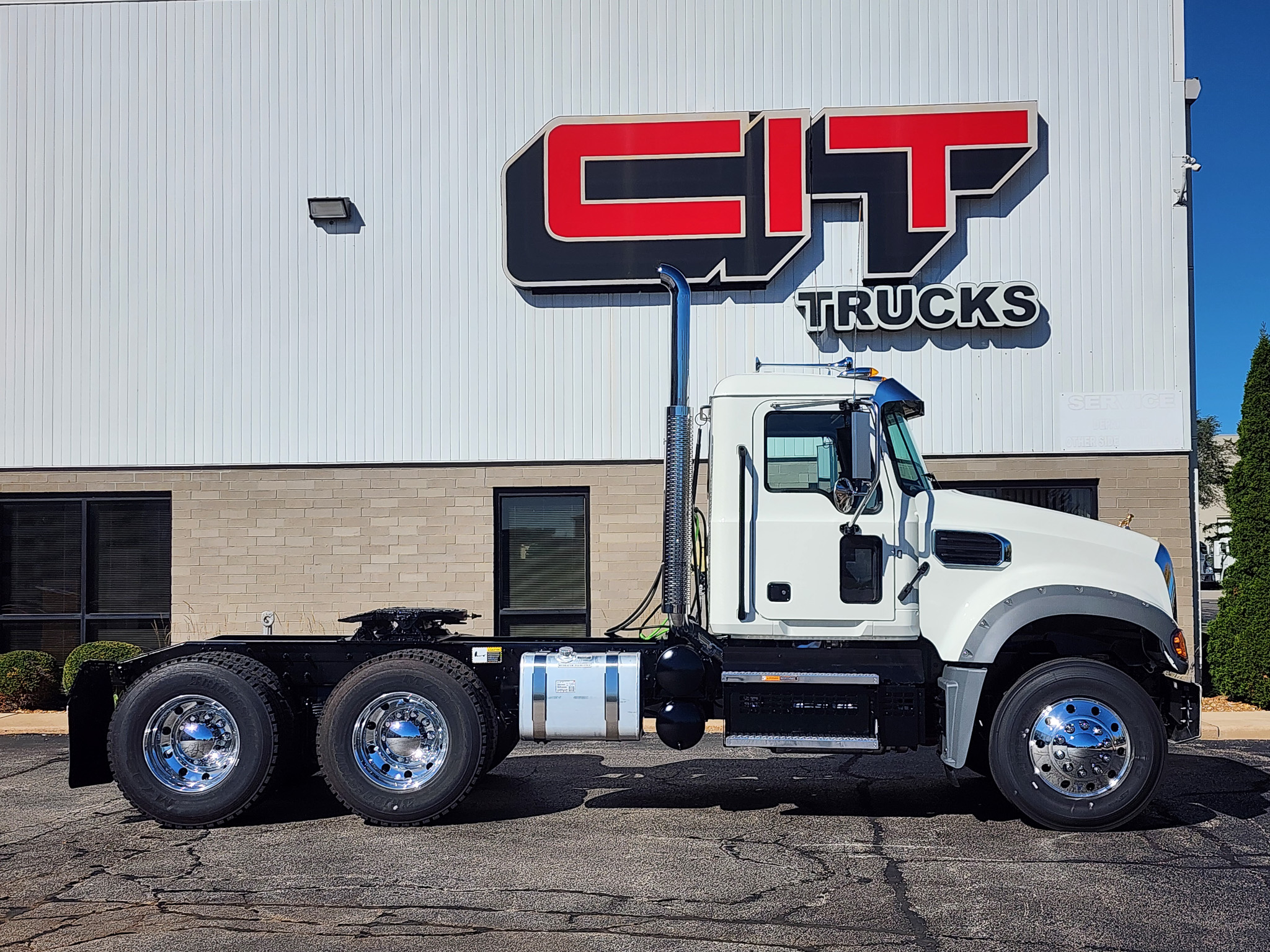 NEW 2027 MACK GRANITE 64FT NEW 2027 MACK GRANITE 64FT - image 4 of 6