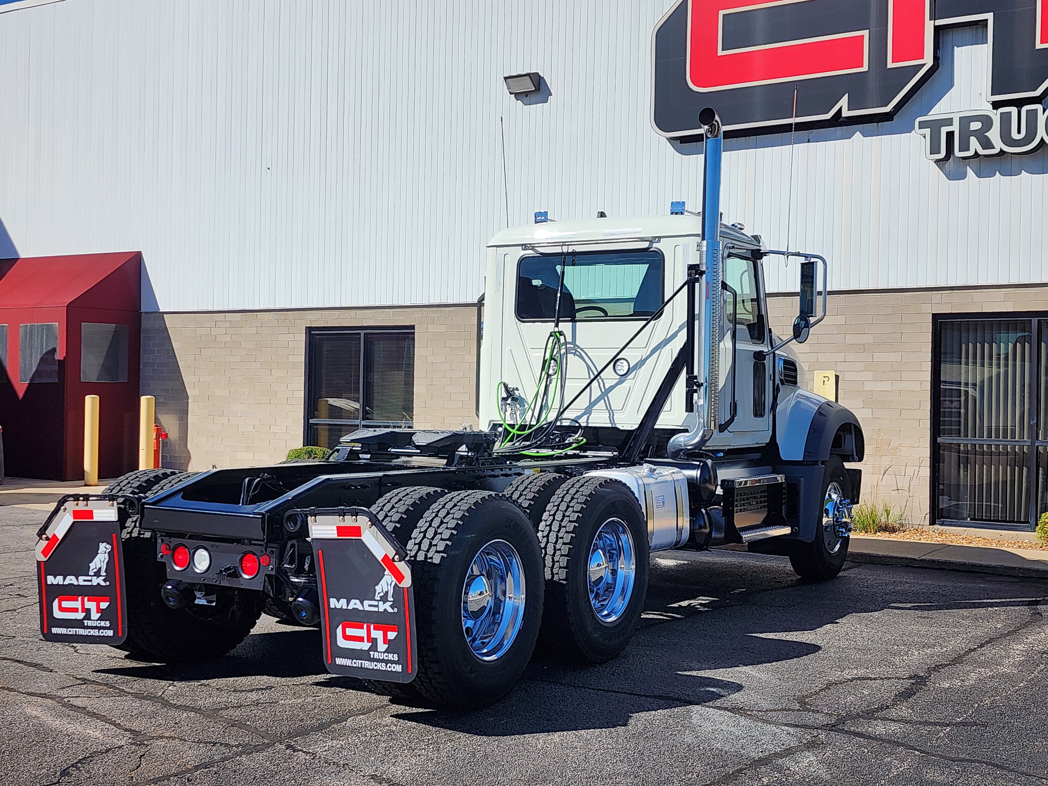 NEW 2027 MACK GRANITE 64FT NEW 2027 MACK GRANITE 64FT - image 5 of 6