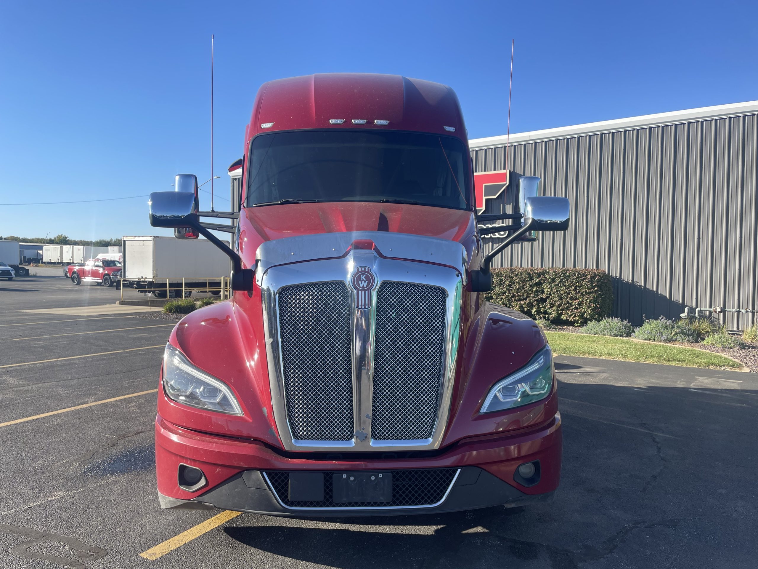 2022 KENWORTH T680 2022 KENWORTH T680 - image 2 of 6