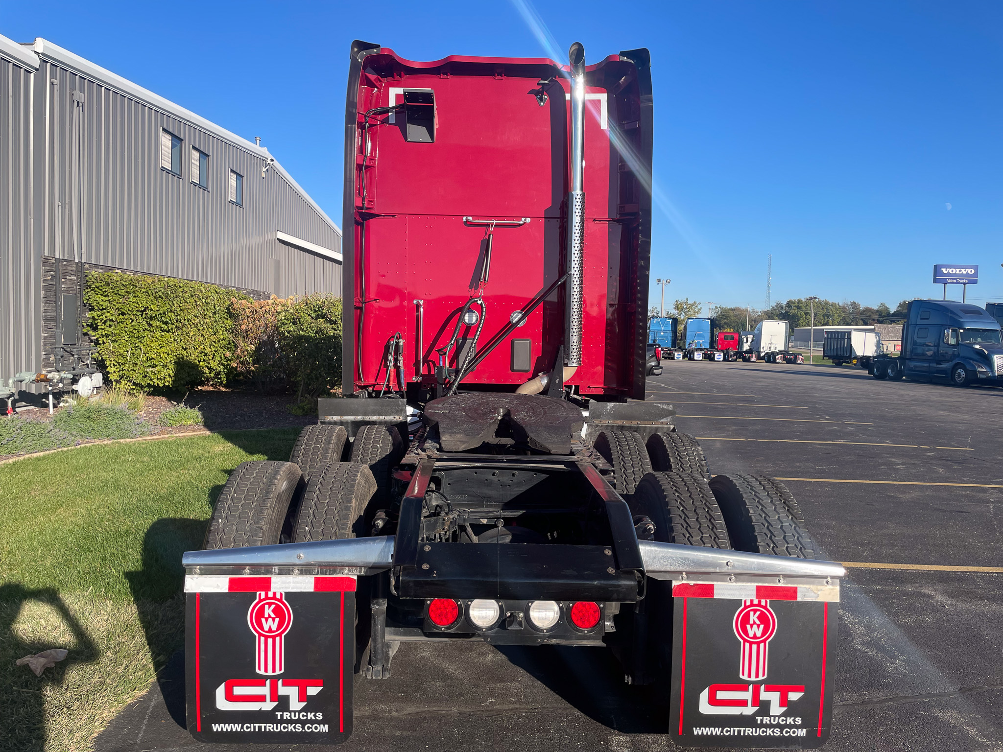 2022 Kenworth T680 in Normal, IL — photo 6