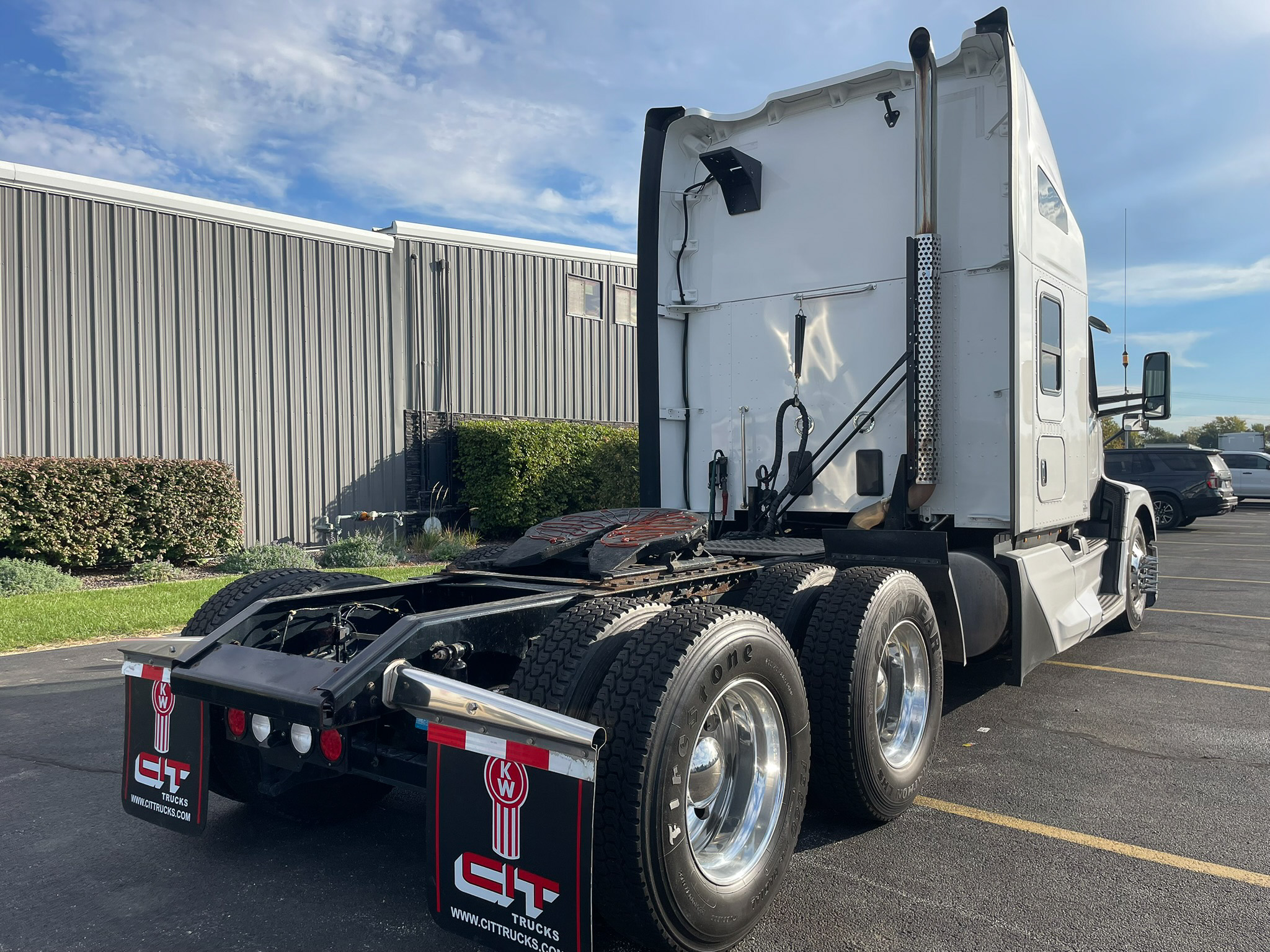 2022 Kenworth T680 in Normal, IL — photo 5