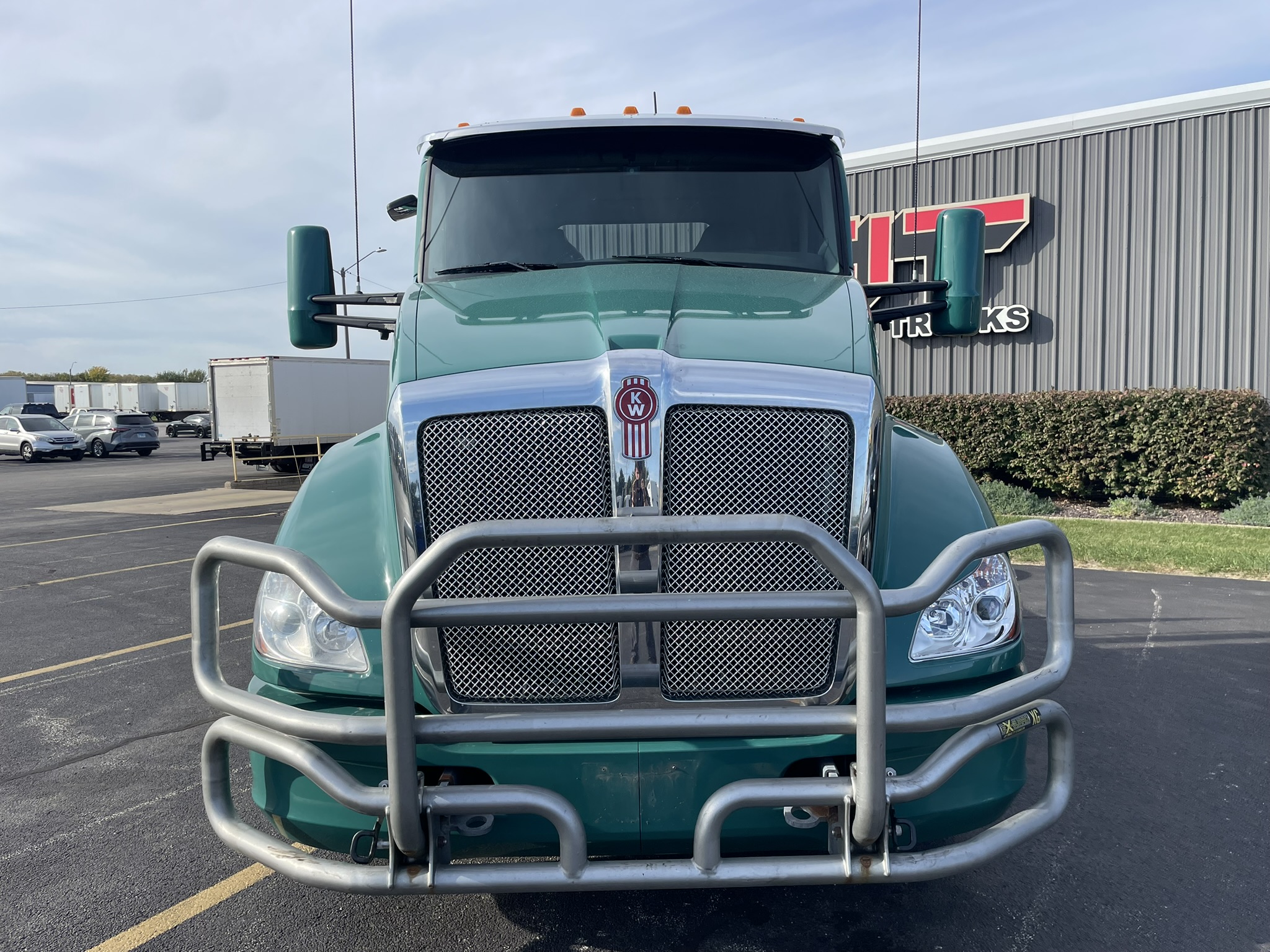 2018 Kenworth T680 in Normal, IL — photo 2