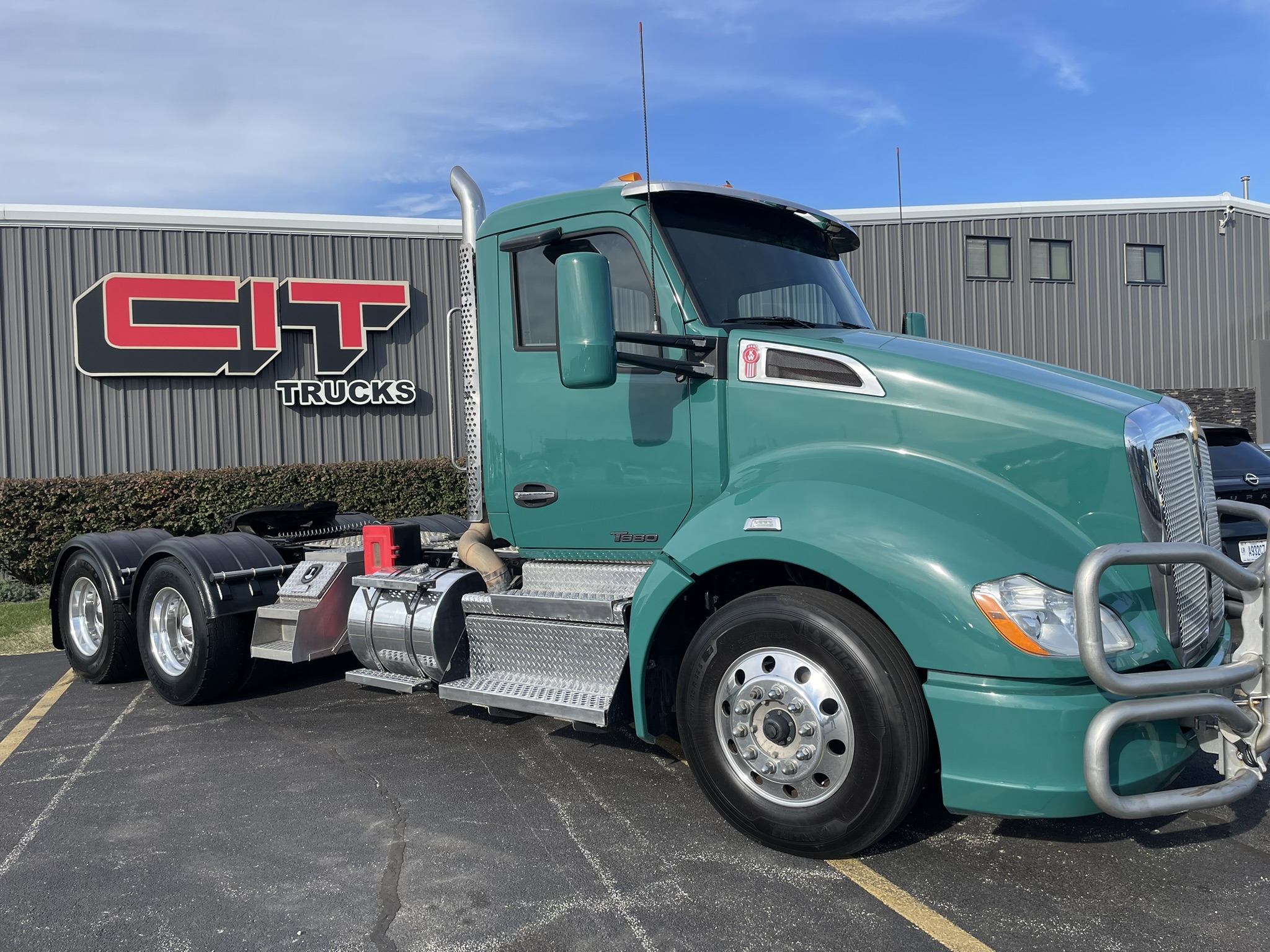 2018 Kenworth T680 in Normal, IL — photo 3