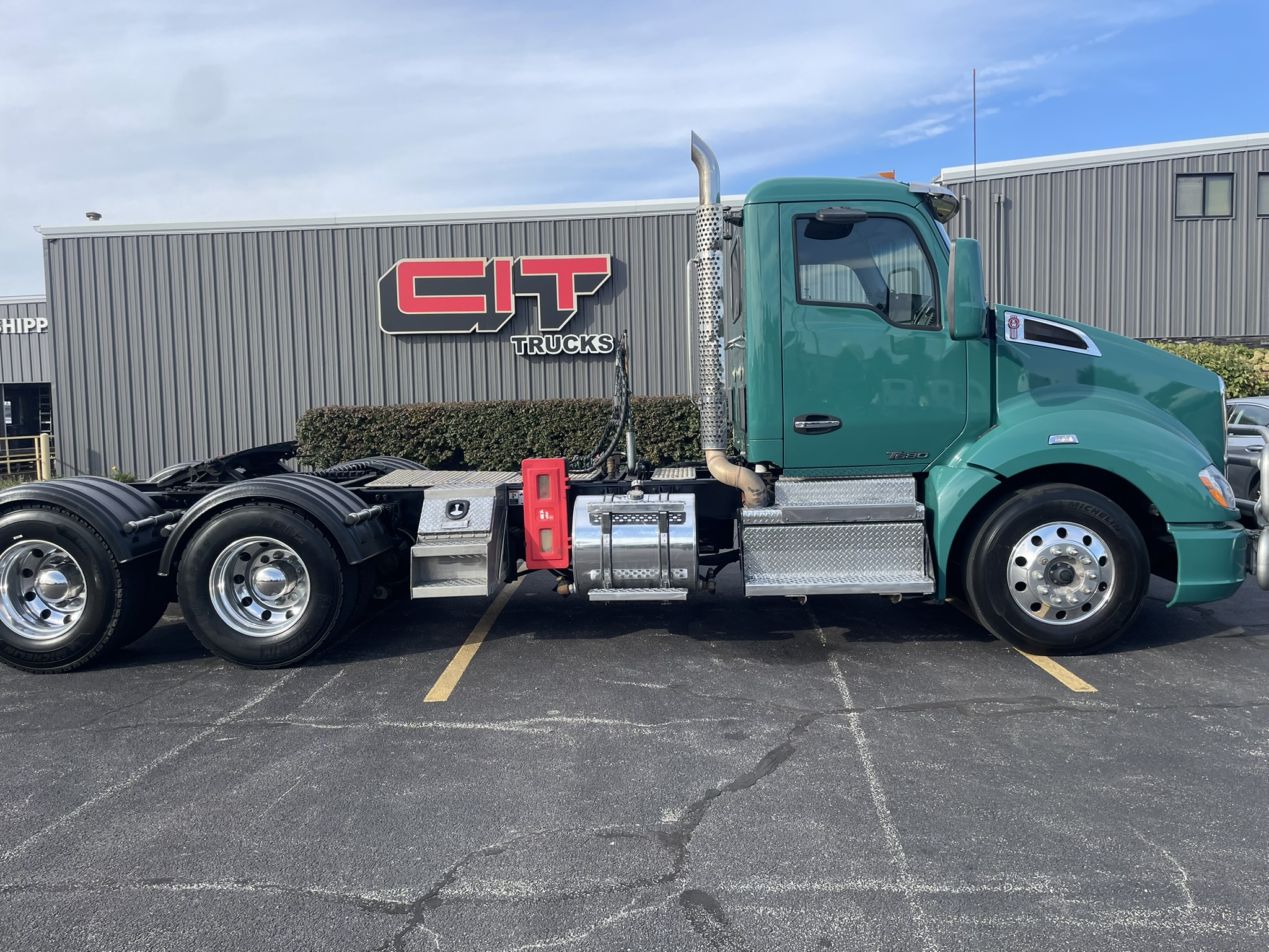 2018 Kenworth T680 in Normal, IL — photo 4