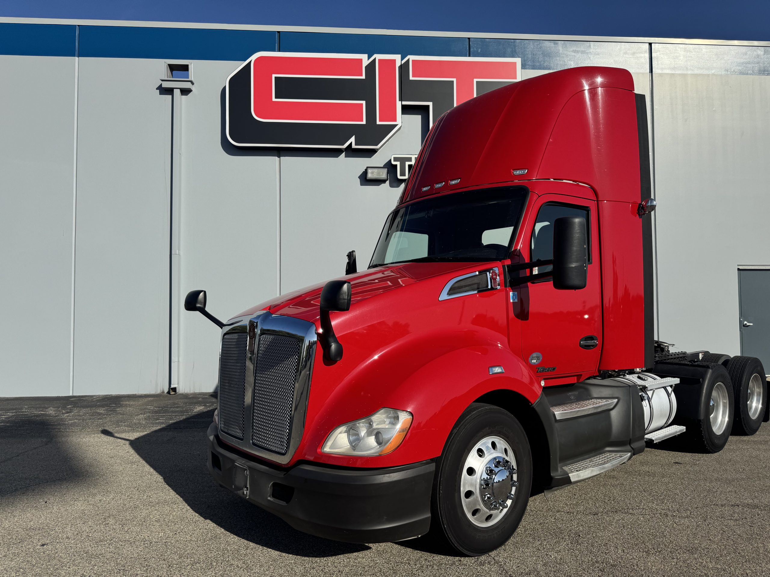 2021 KENWORTH T680 2021 KENWORTH T680 - image 1 of 6