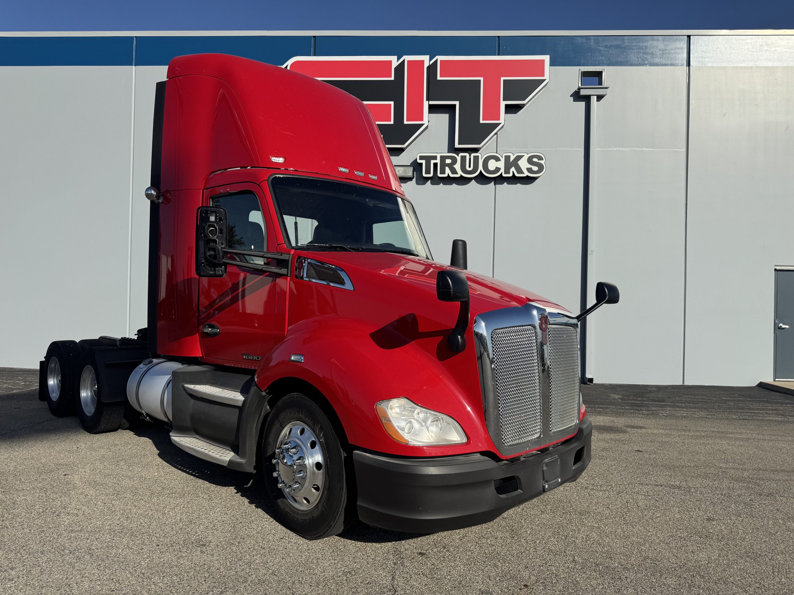 2021 KENWORTH T680 2021 KENWORTH T680 - image 3 of 6