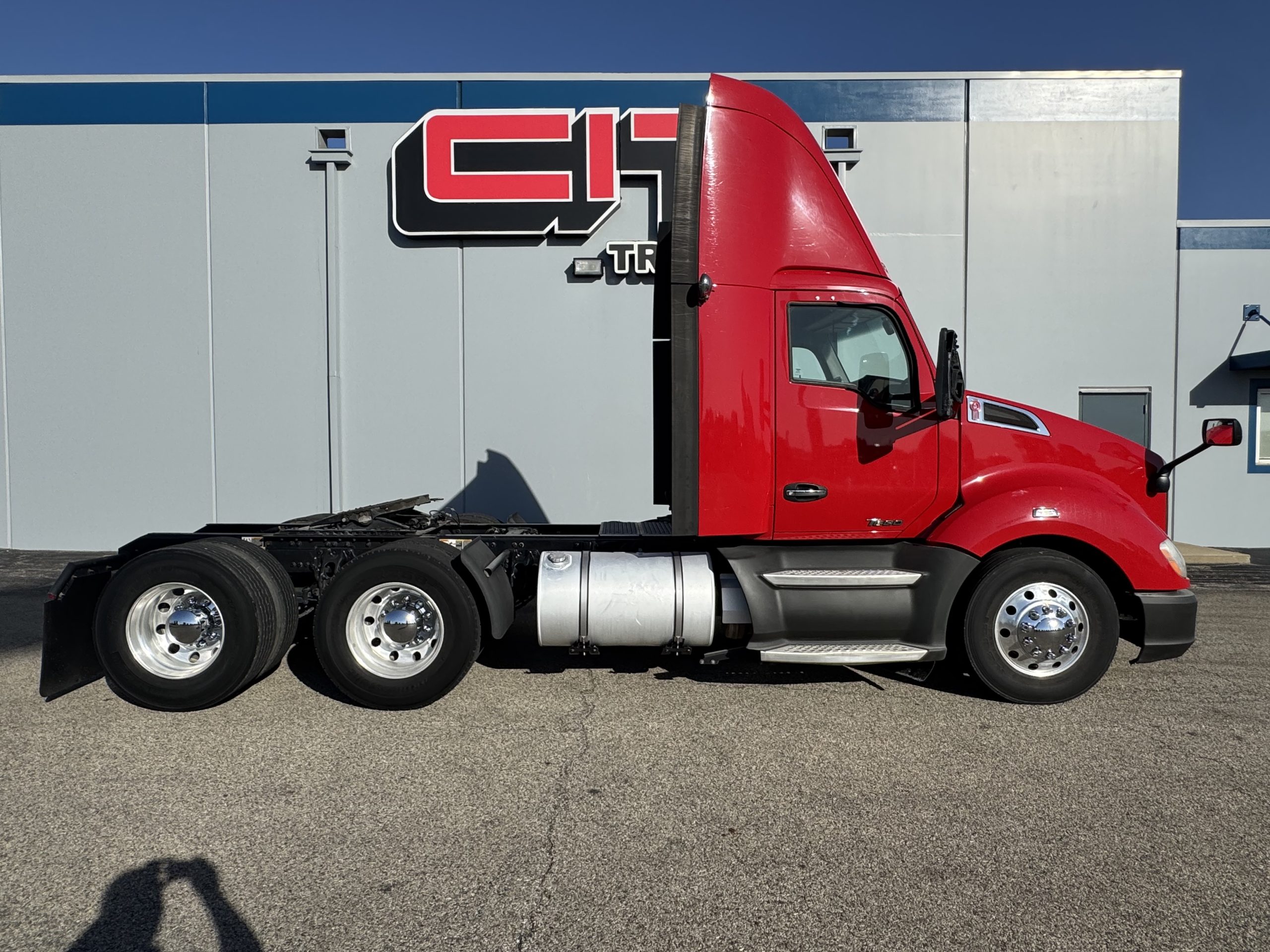 2021 KENWORTH T680 2021 KENWORTH T680 - image 4 of 6