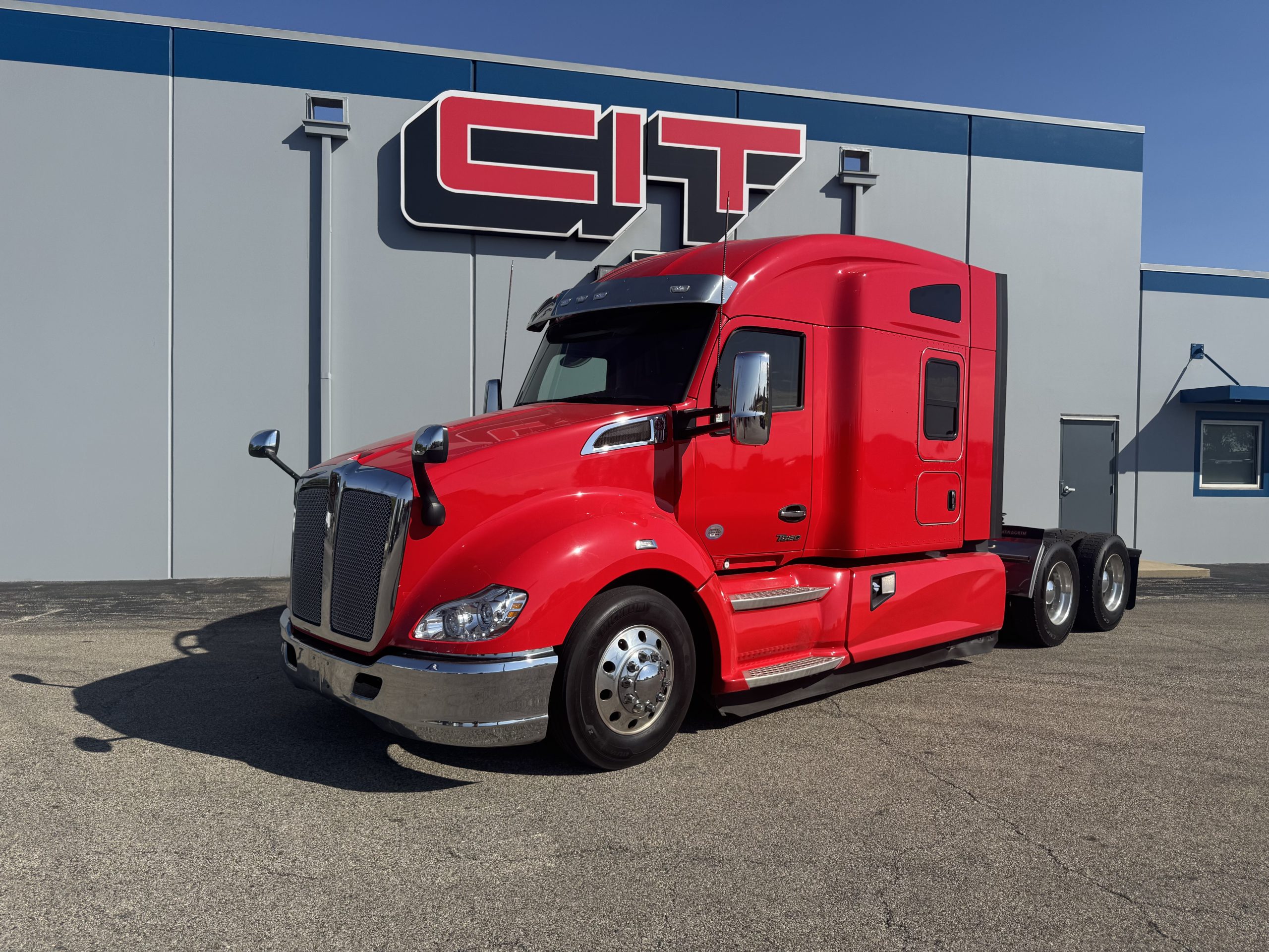 2022 KENWORTH T680 2022 KENWORTH T680 - image 1 of 6