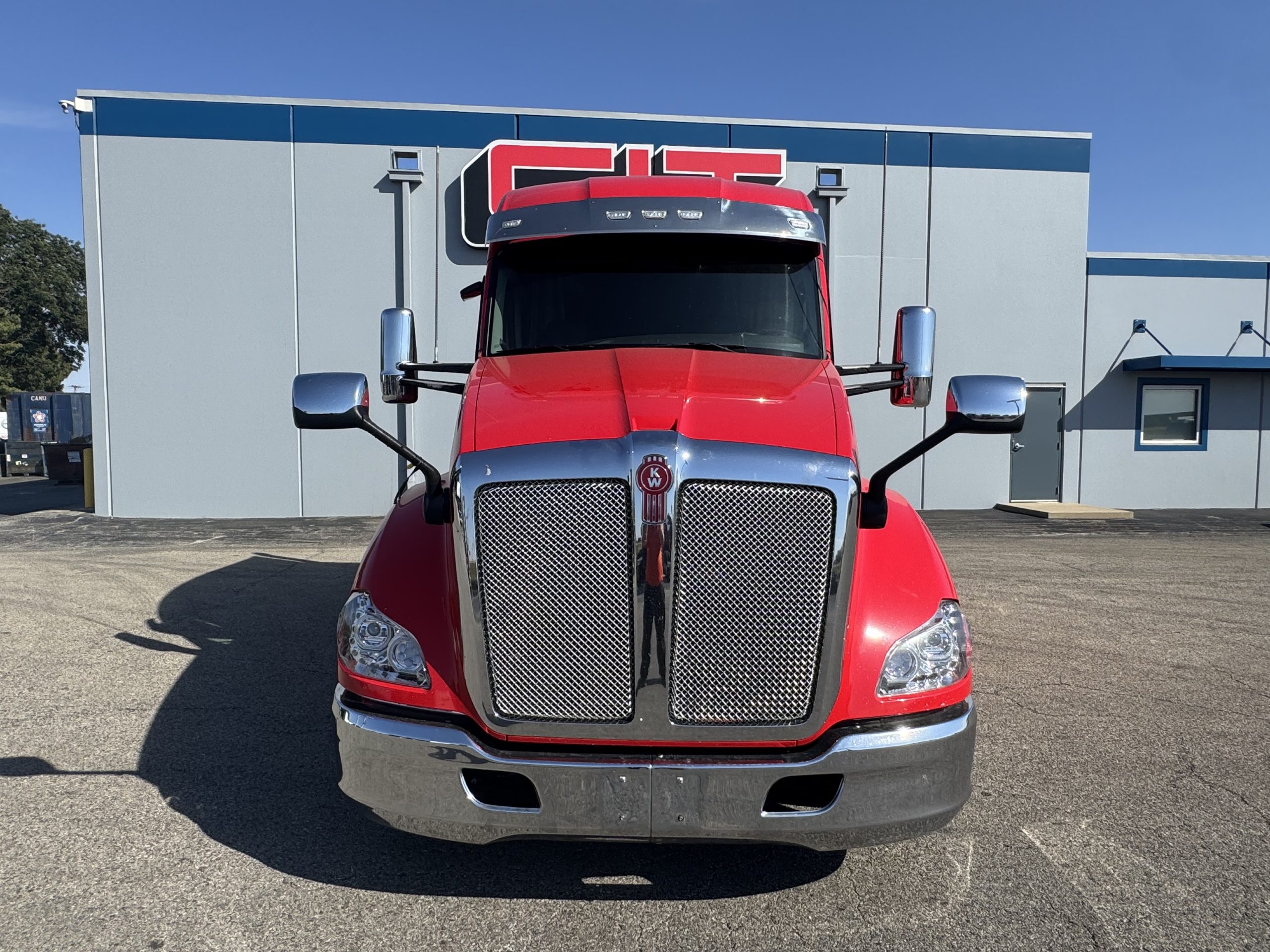 2022 KENWORTH T680 2022 KENWORTH T680 - image 2 of 6