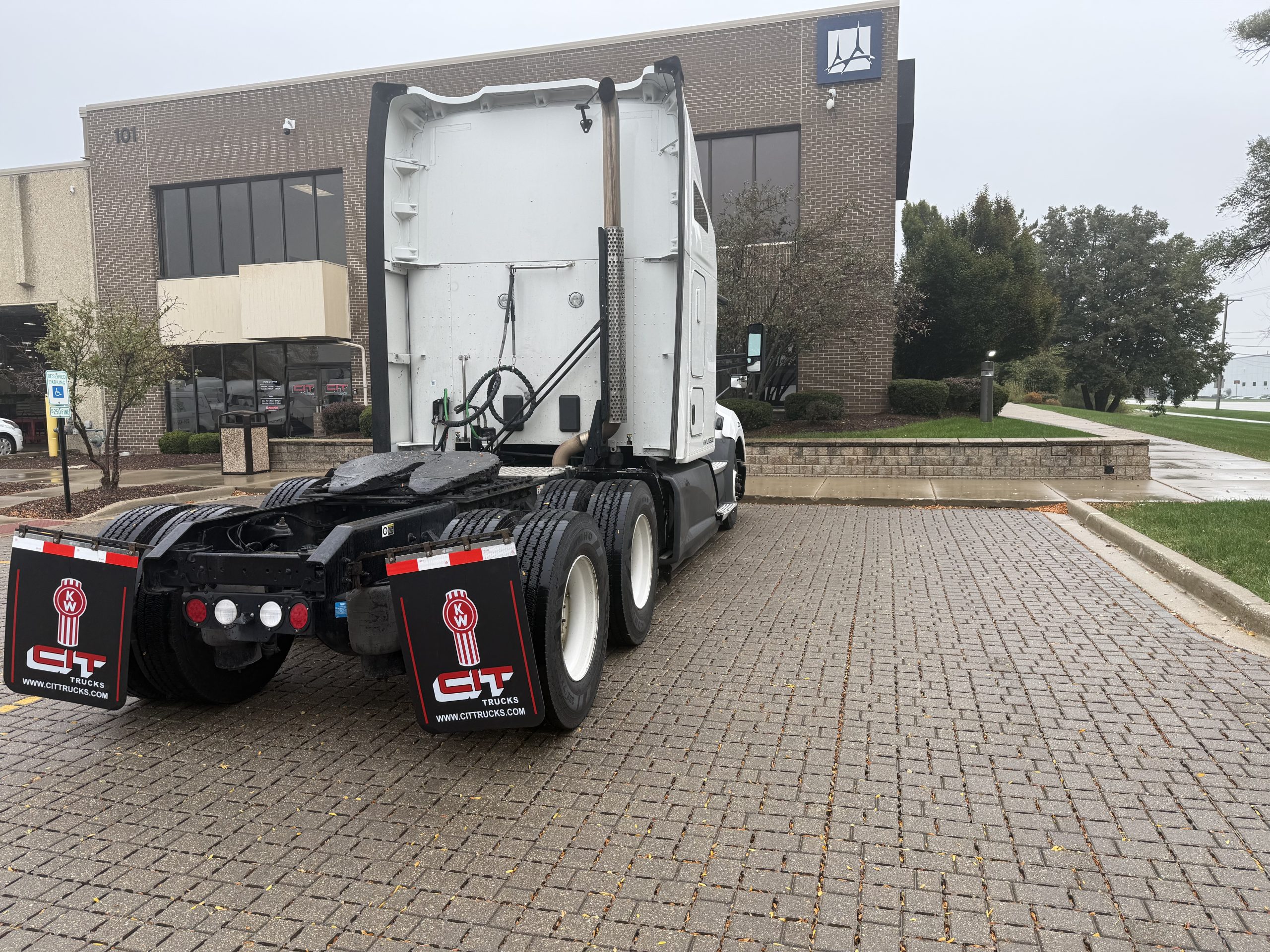 2022 Kenworth T680 in Wood Dale, IL — photo 5