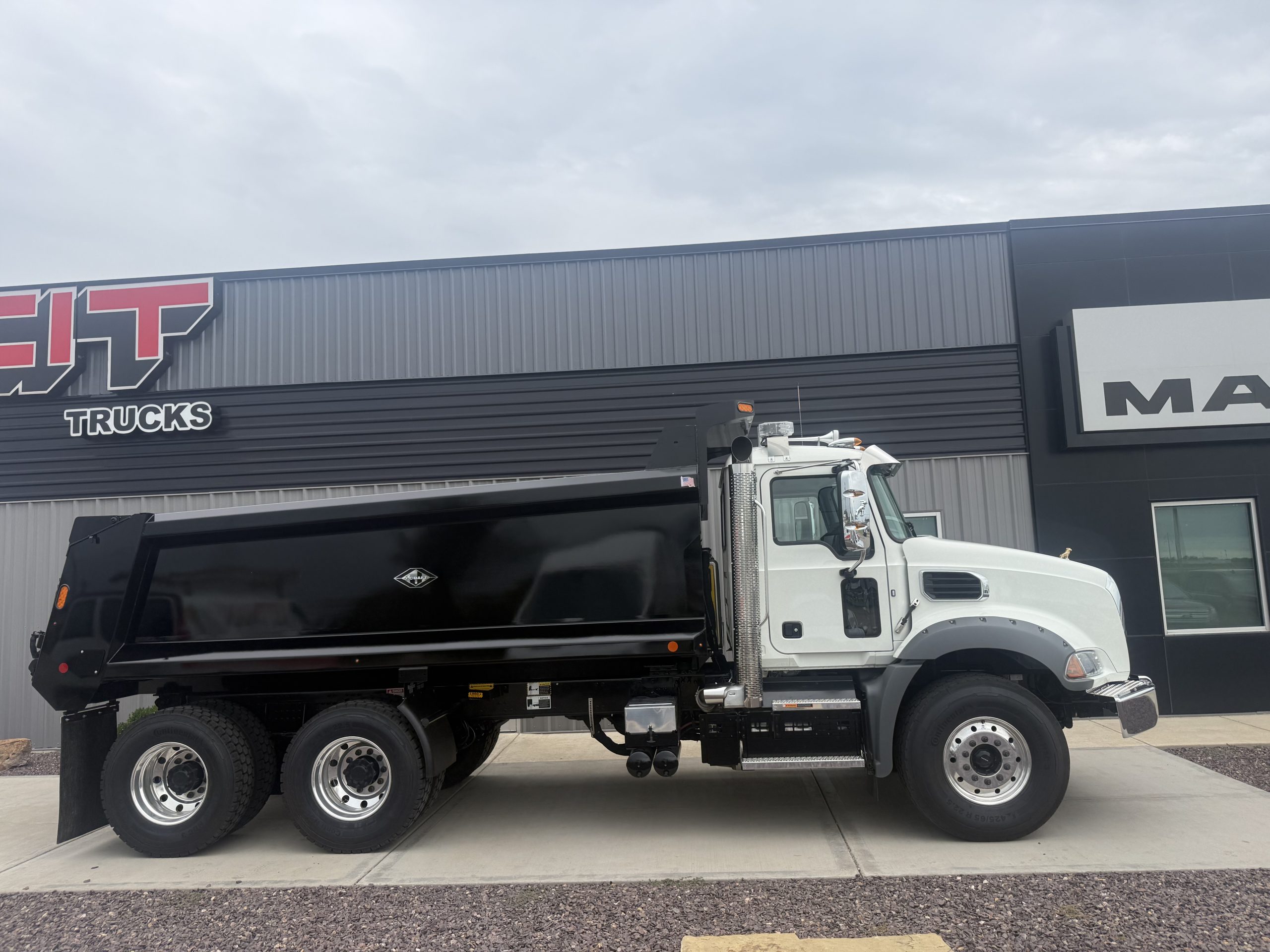 NEW 2027 MACK GRANITE NEW 2027 MACK GRANITE - image 4 of 6