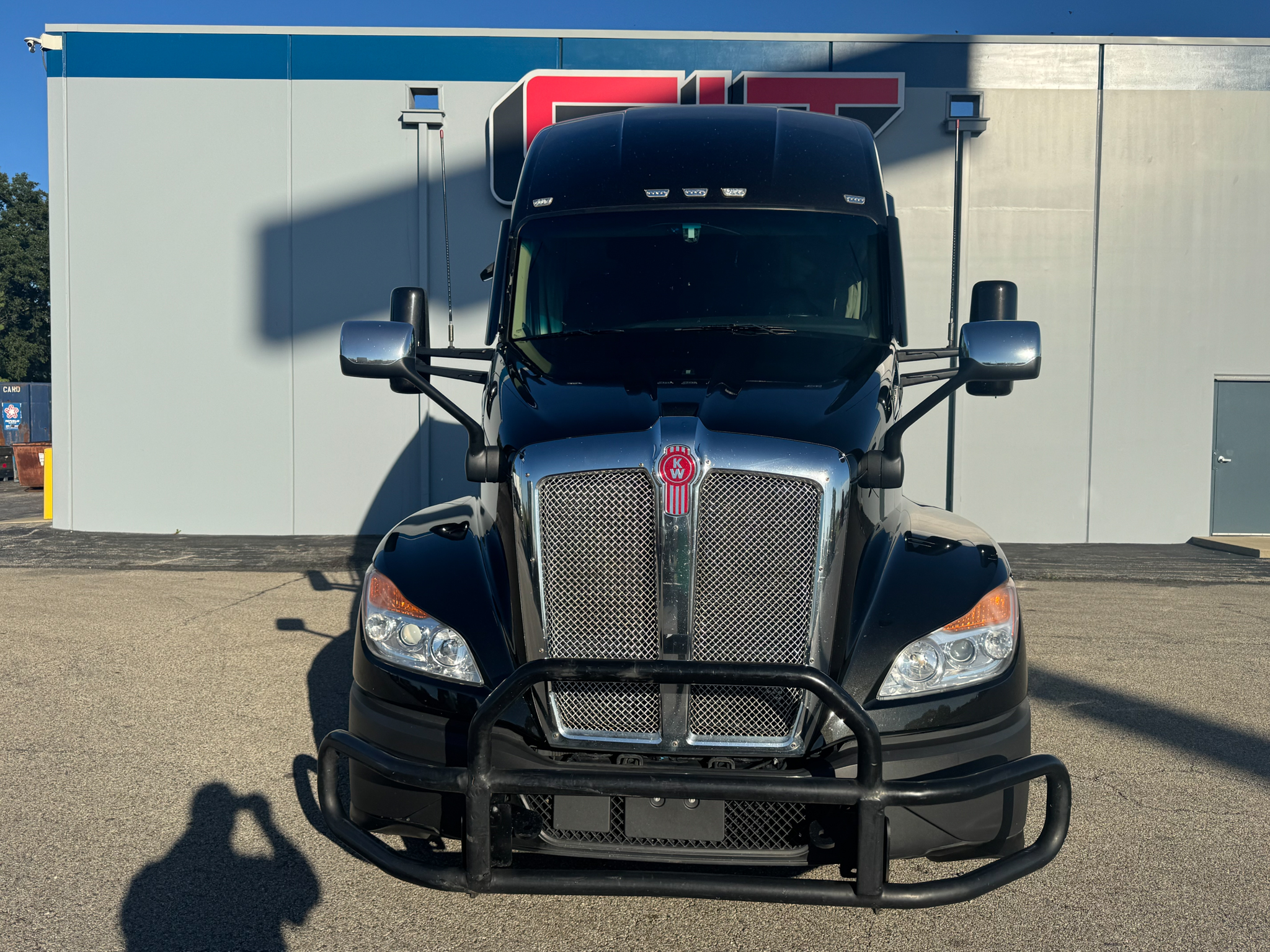 2023 KENWORTH T680 2023 KENWORTH T680 - image 2 of 6