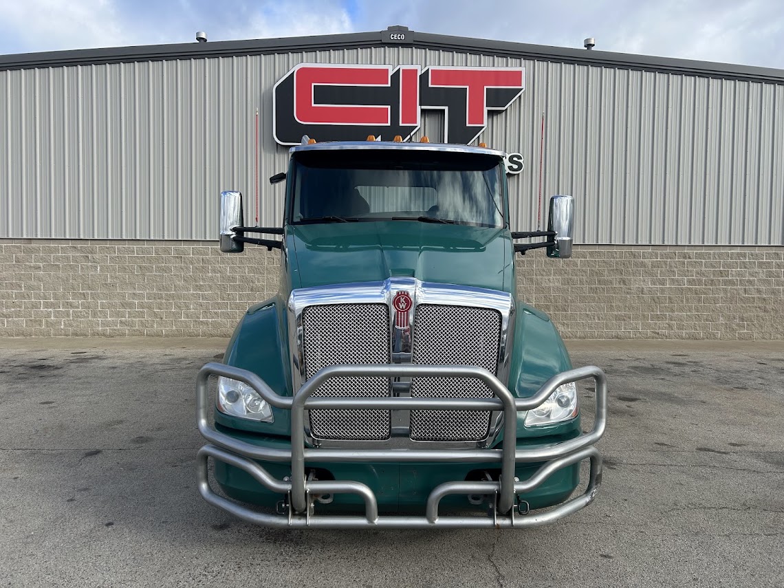 2018 Kenworth T680 in Morton, IL — photo 2